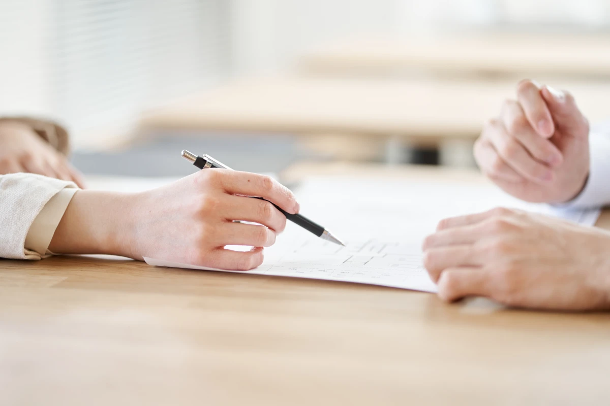 Comprendre la réglementation des transactions immobilières en copropriété : le guide de l'avocat