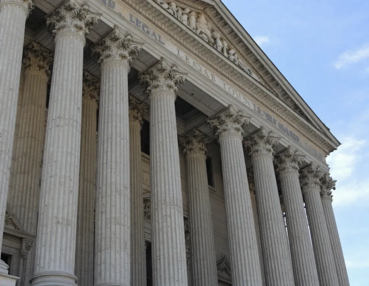 Extension de la procédure collective aux dirigeants : Responsabilités et enjeux juridiques
