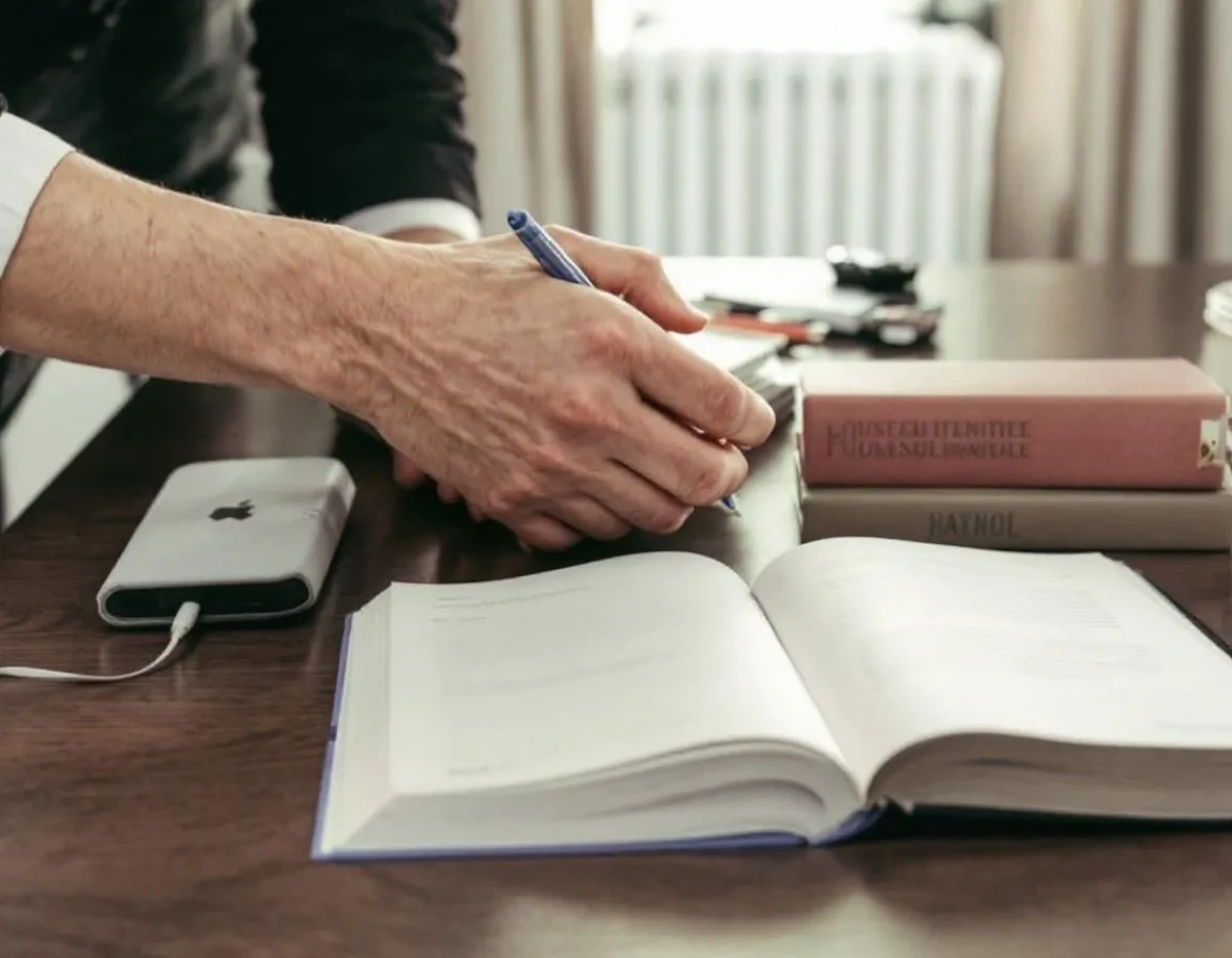 La Responsabilité Civile à l'Épreuve des Cas Pratiques : Guide des Dommages-Intérêts